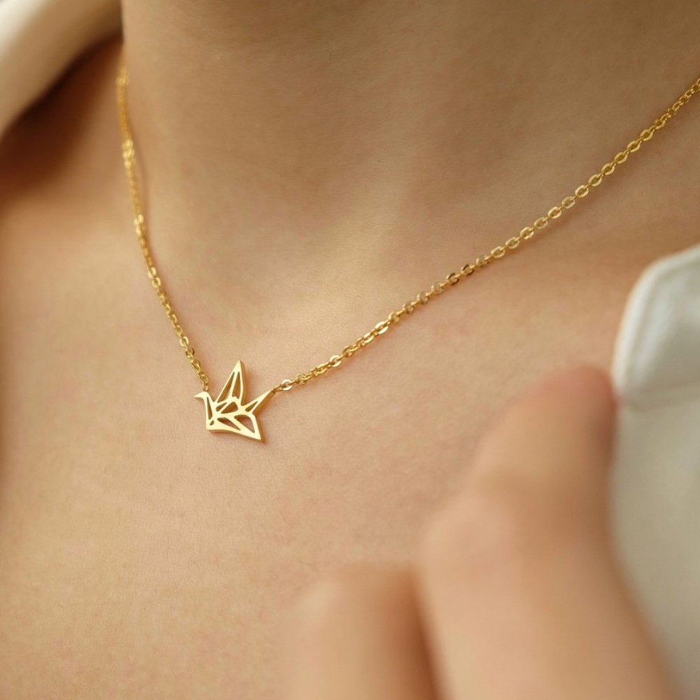 Paper Bird Dainty Necklace | Gold plated Stainless steel - Picture 3 of 5